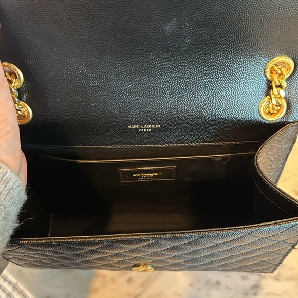 YSL Saint Laurent Envelope Triquilt Medium Should Bag in Grained Leather - Picture 3 of 4